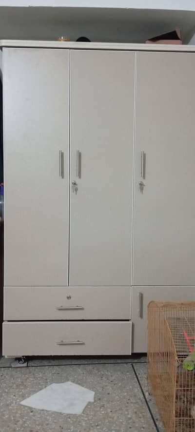 Almari 3 door
