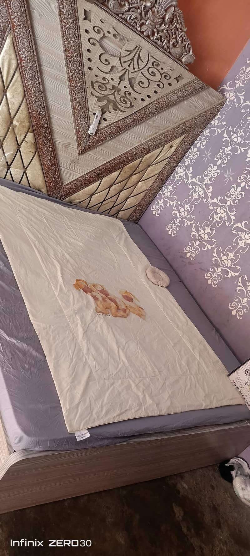 queen  size  bed 3