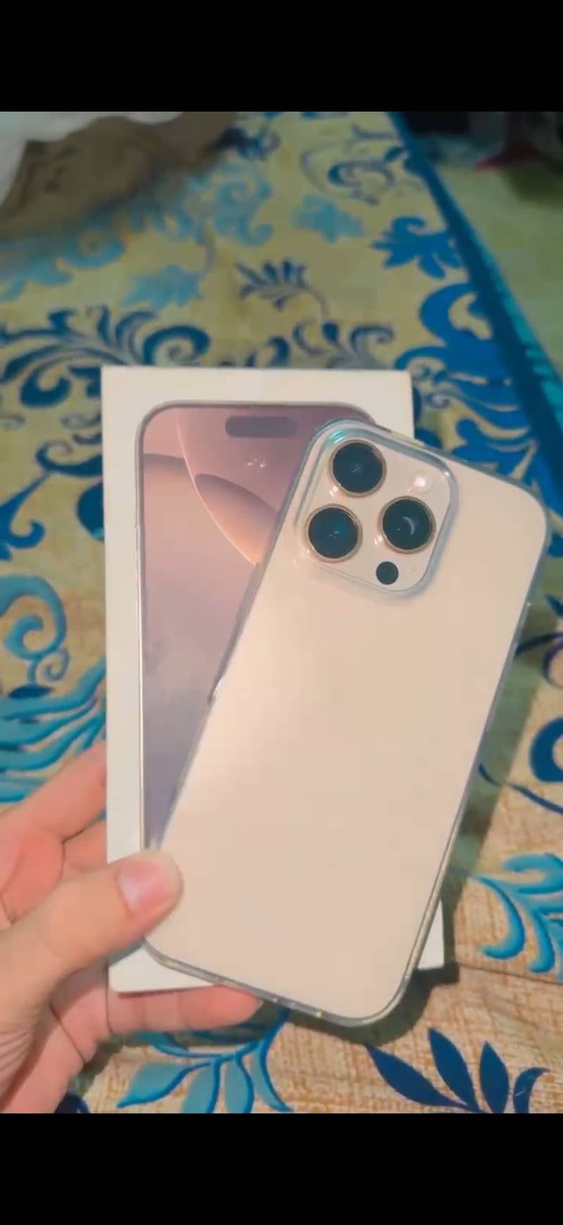 Apple iPhone 16 Pro 1