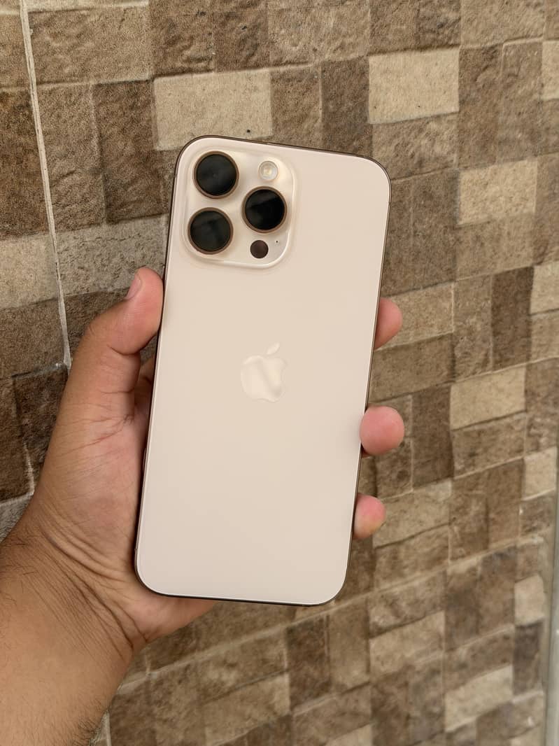 Apple iPhone 16 Pro Max 3