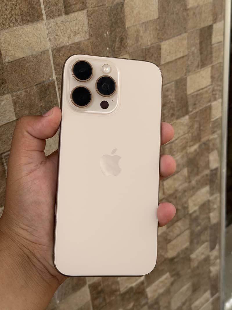 Apple iPhone 16 Pro Max 7