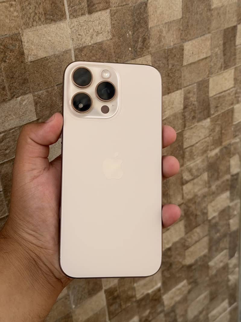 Apple iPhone 16 Pro Max 8
