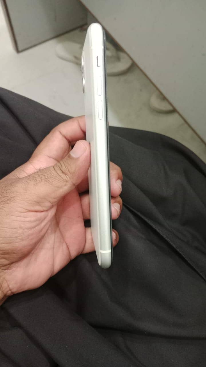 Apple iPhone 11 2