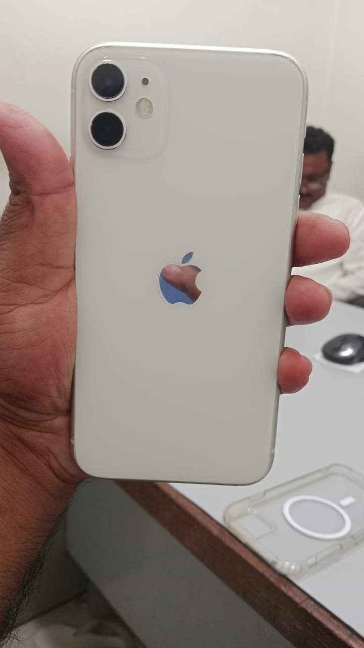 Apple iPhone 11 3