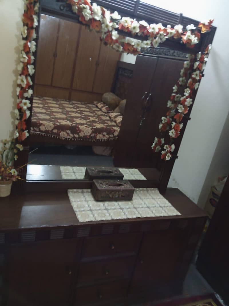 dressing table 1