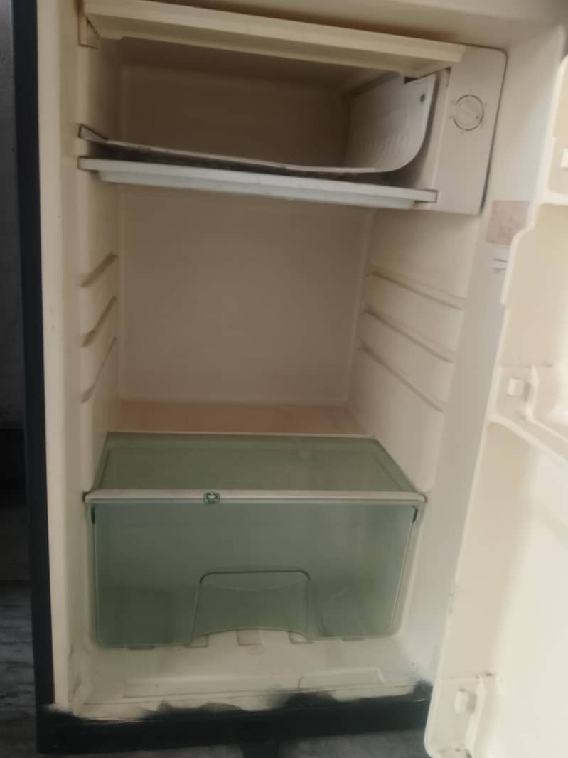 Orient mini fridge 0
