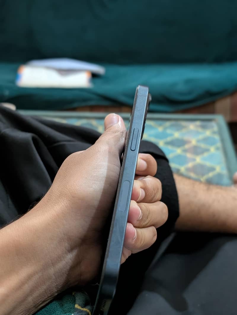 Apple iPhone 13 3
