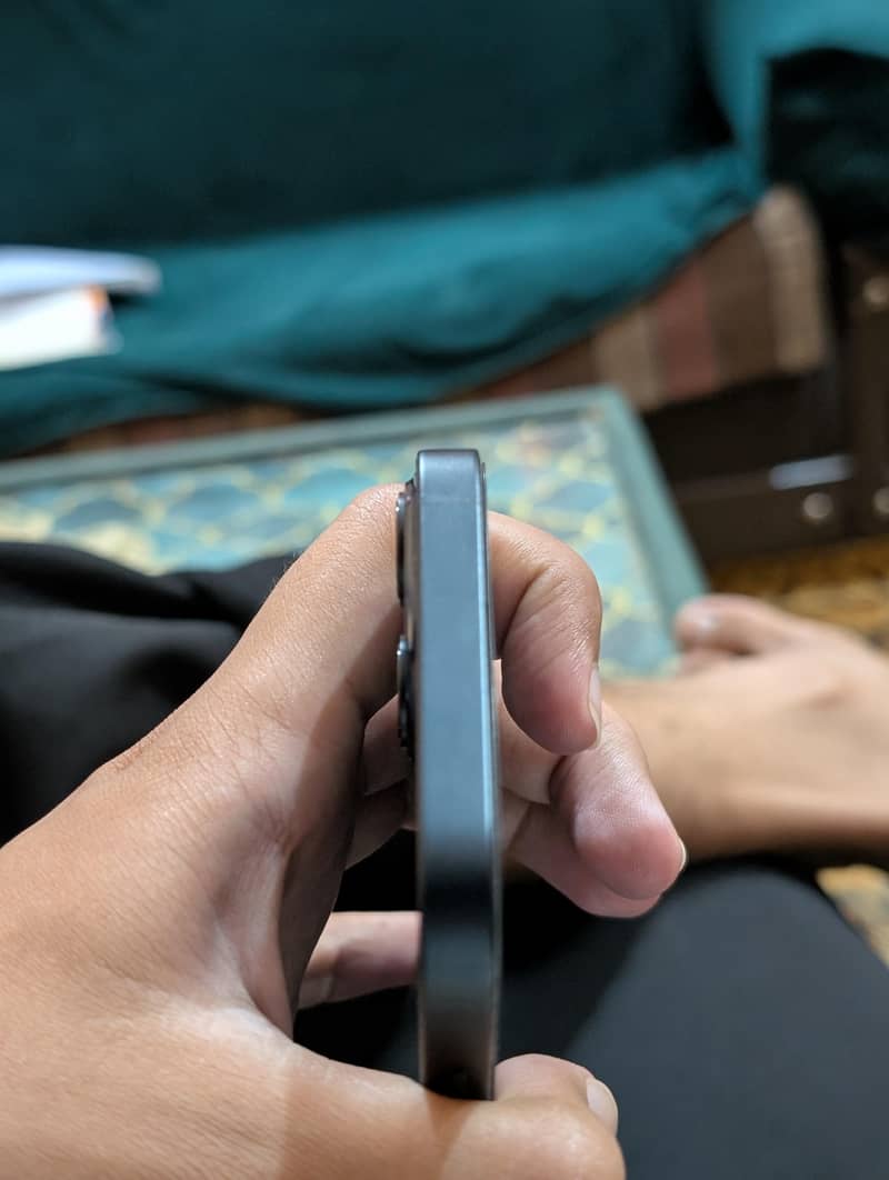 Apple iPhone 13 5