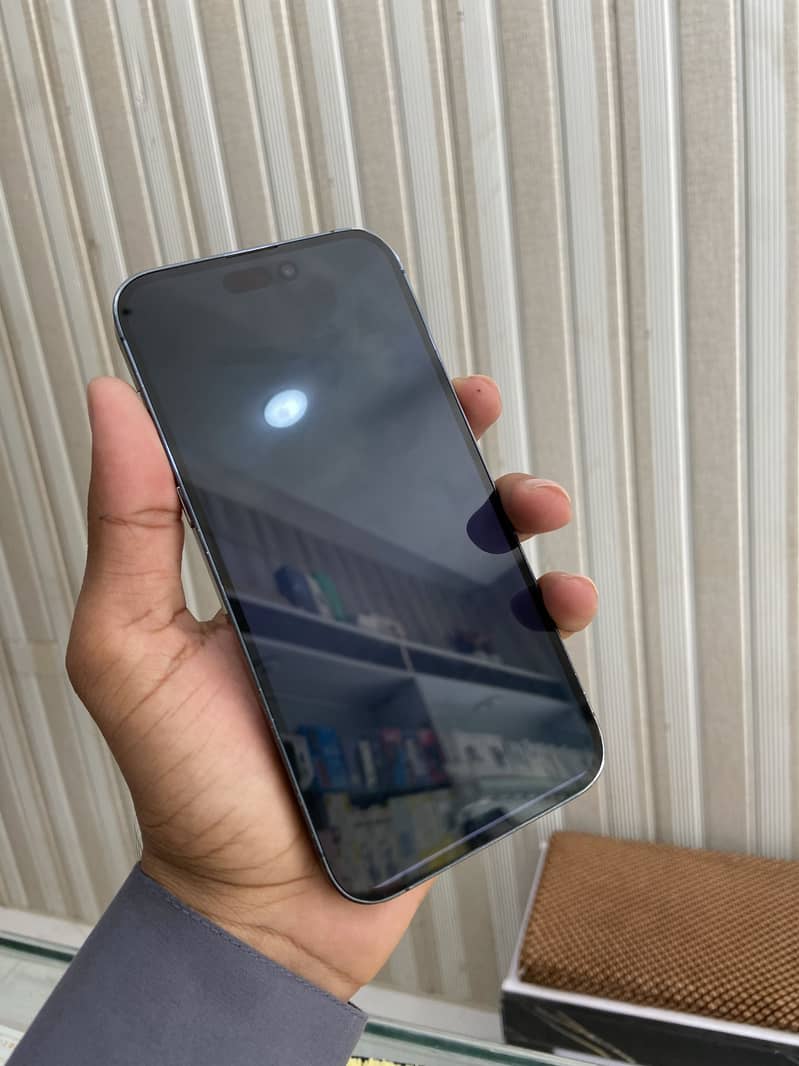 Apple iPhone 14 Pro Max 1