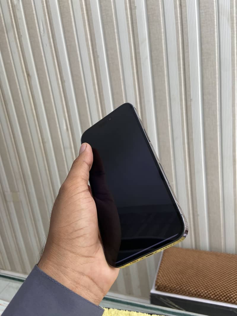 Apple iPhone 14 Pro Max 2