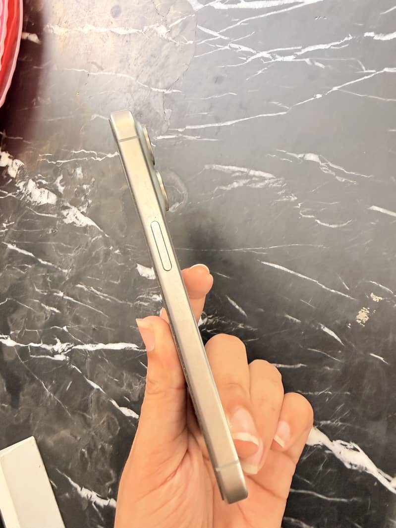 Apple iPhone 15 Pro 7