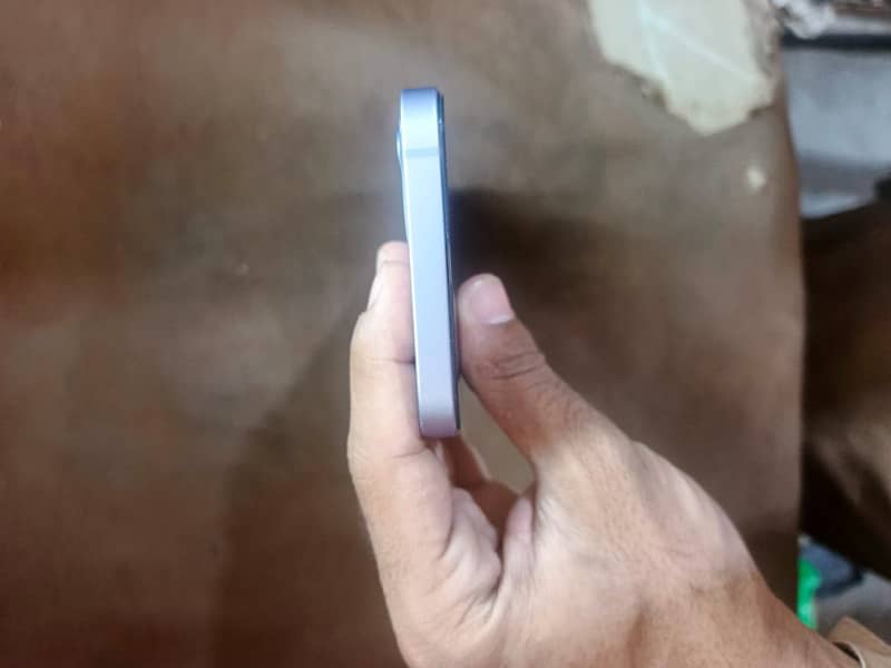 Apple iPhone 12 3