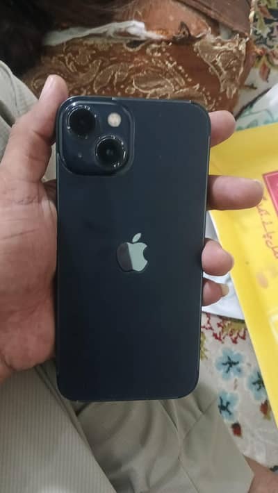 Apple iPhone 13