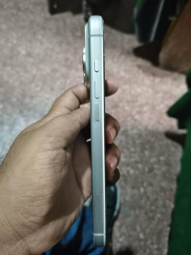 Apple iPhone 17 Pro Max 3