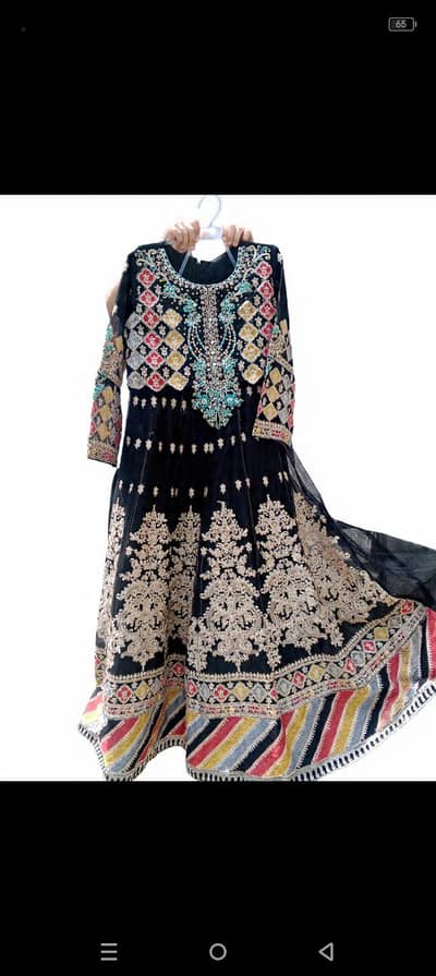 Black maxi  with trouser just one time use.  rate Kam ho sakta ha