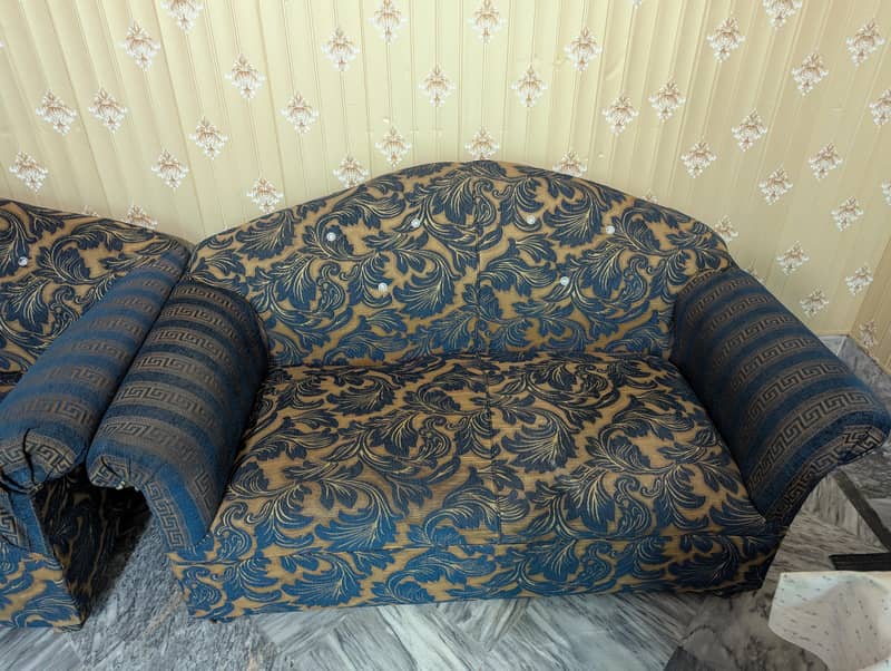 7 seater sofa set. 1