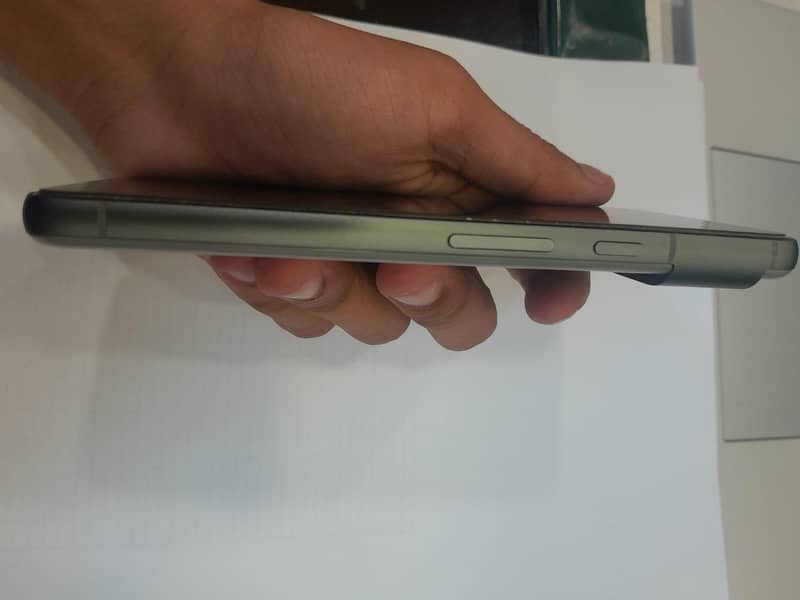 Google Pixel 8 3