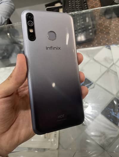 Infinix Hot 8