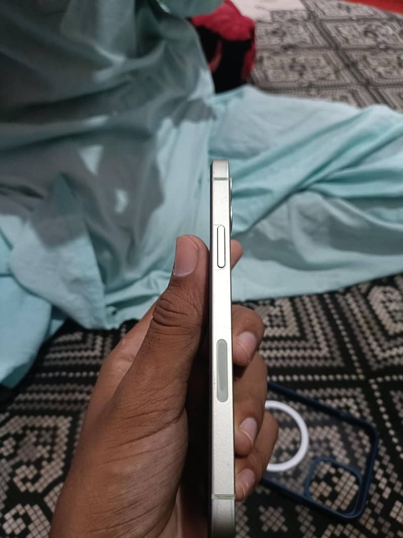 Apple iPhone 12 2