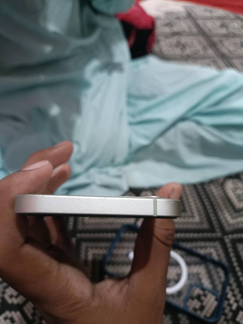 Apple iPhone 12 3