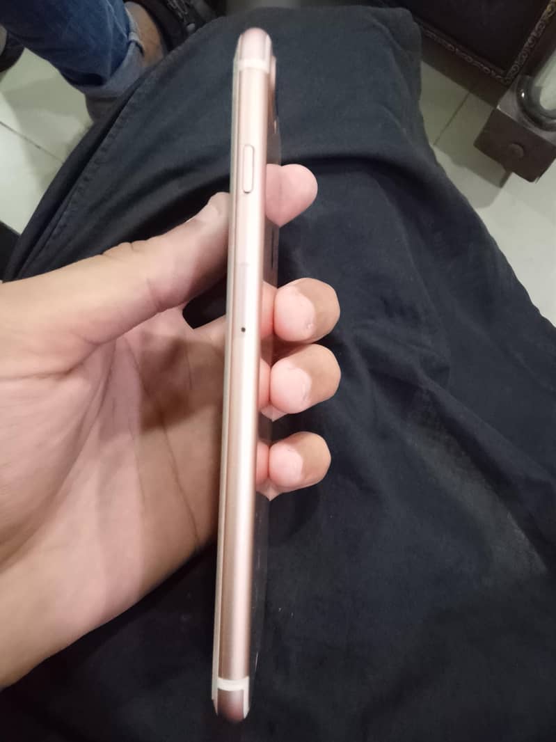 Apple iPhone 7 Plus 1