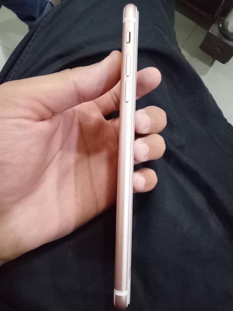 Apple iPhone 7 Plus 3