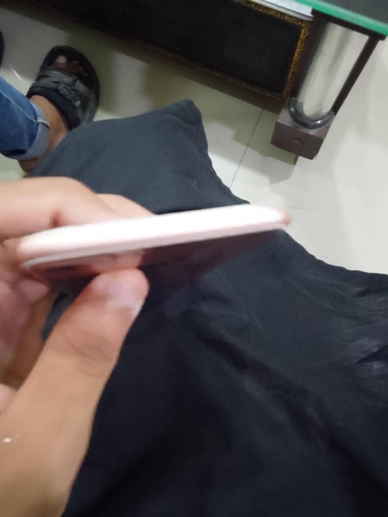 Apple iPhone 7 Plus 5