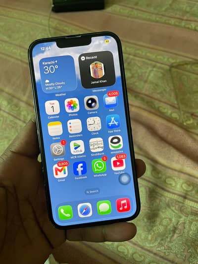Apple iPhone 13