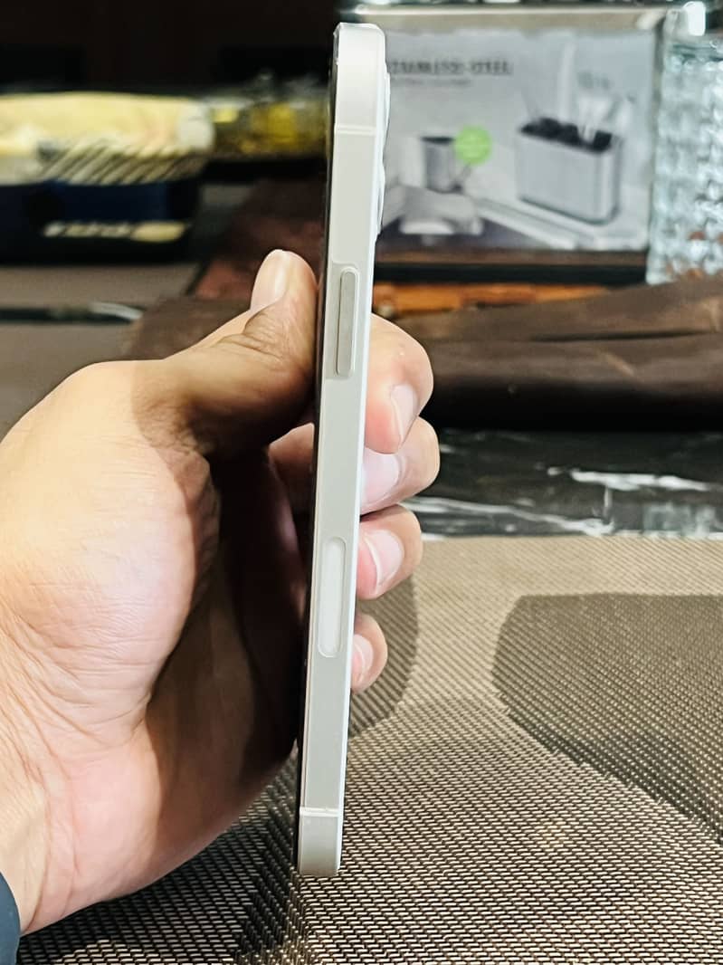 Apple iPhone 12 1