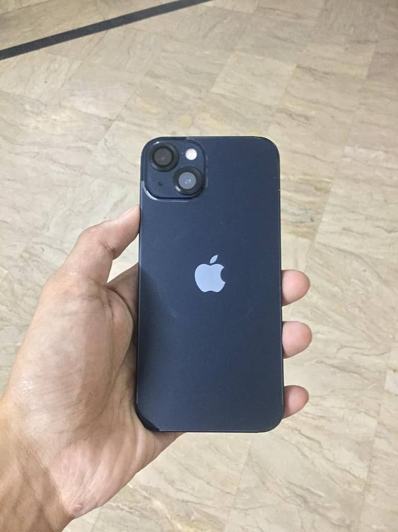 Apple iPhone 13 4