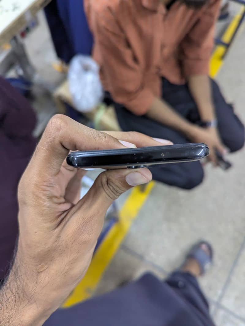 One Plus 6T 3