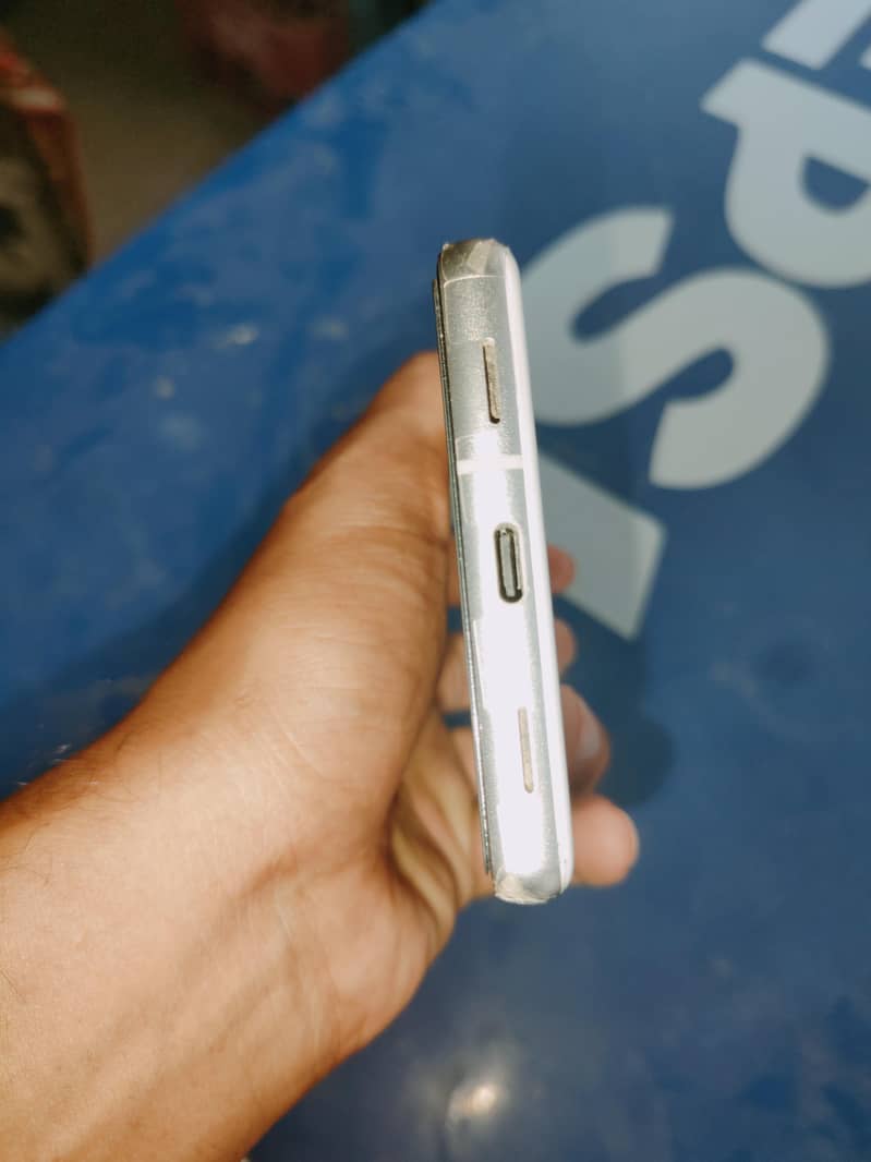 Google Pixel 7a 4