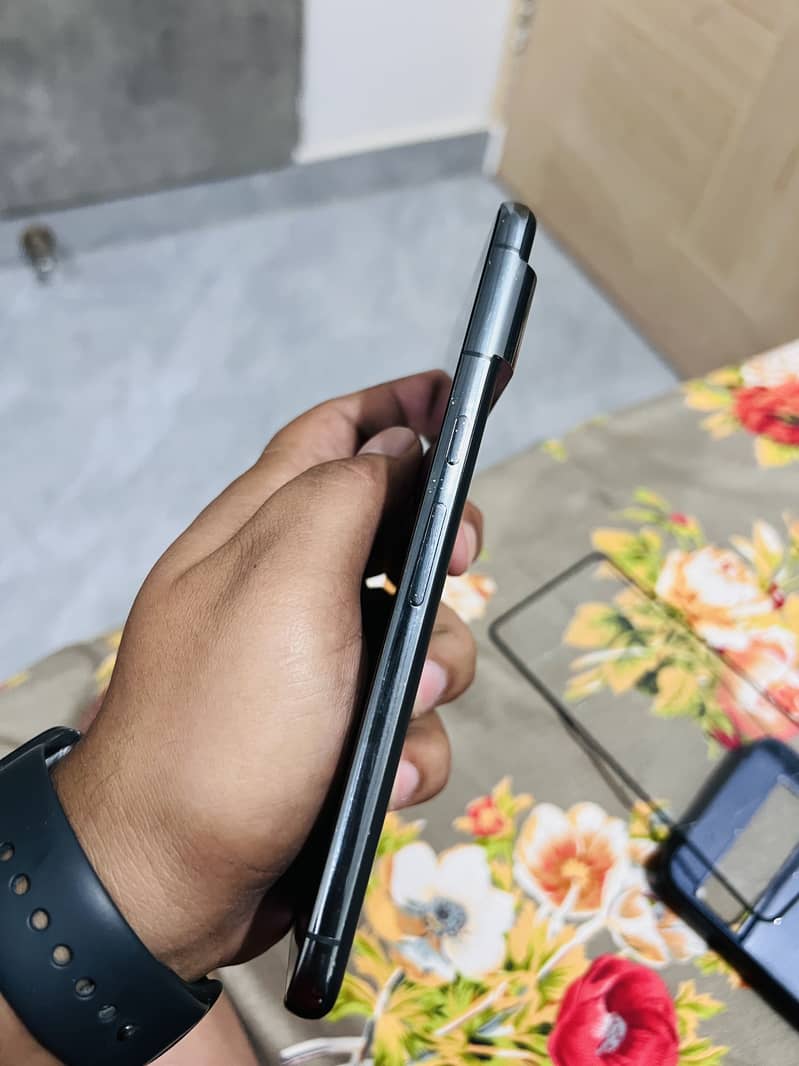 Google Pixel 8 Pro 4