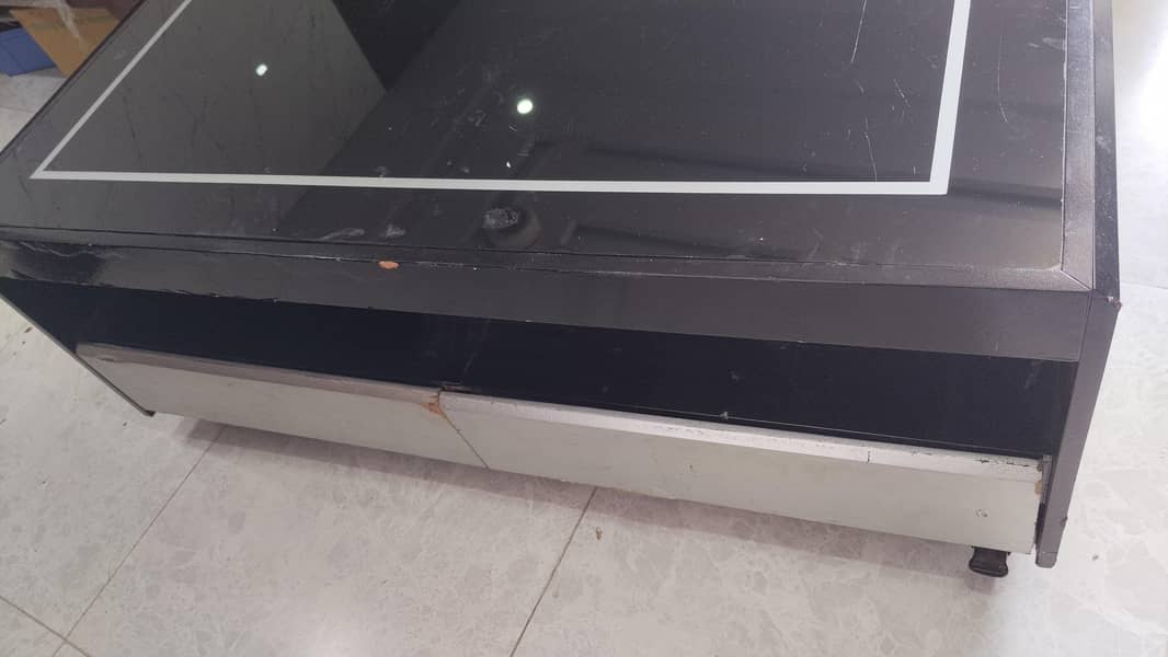 it's a used table 0