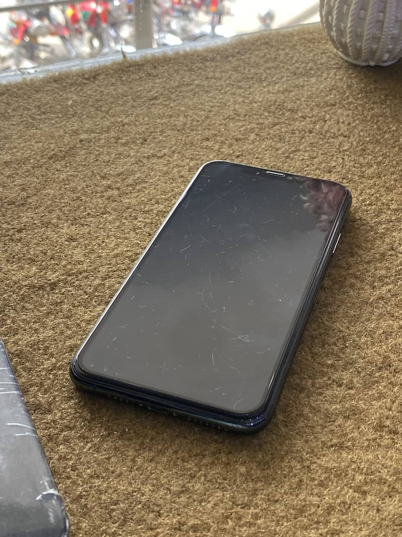 Apple iPhone 11 Pro Max 3