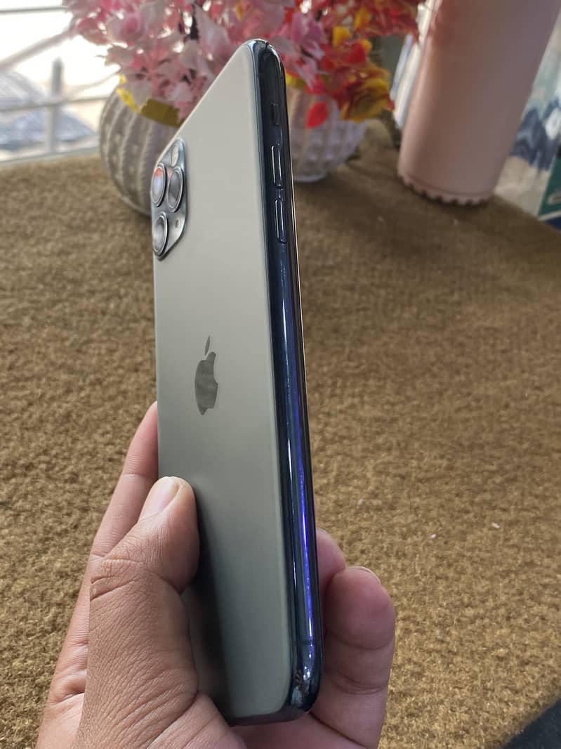 Apple iPhone 11 Pro Max 5