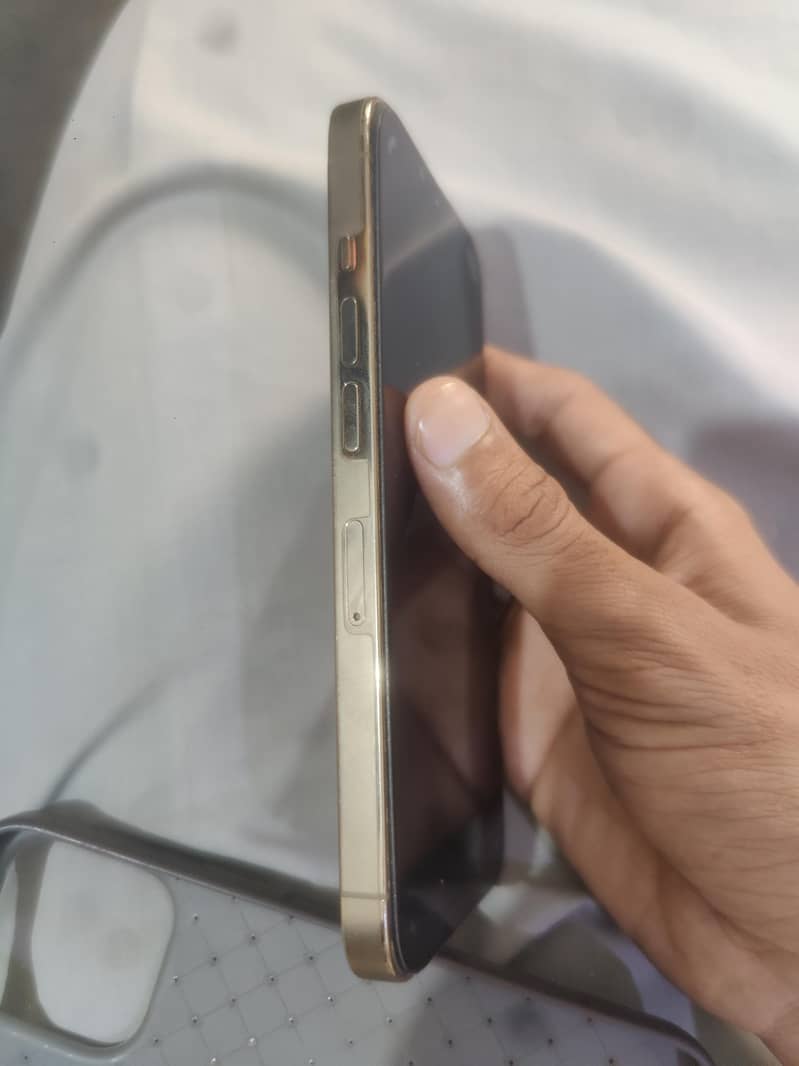 Apple iPhone 13 Pro 2