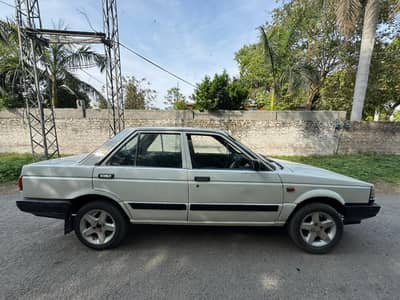 Nissan Sunny B12 (1989)
