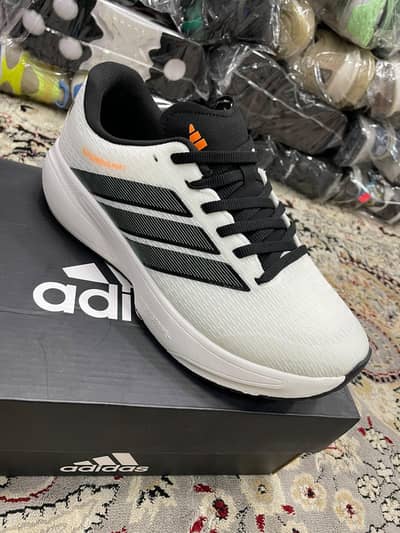 New Sneakers stock available on wholesale