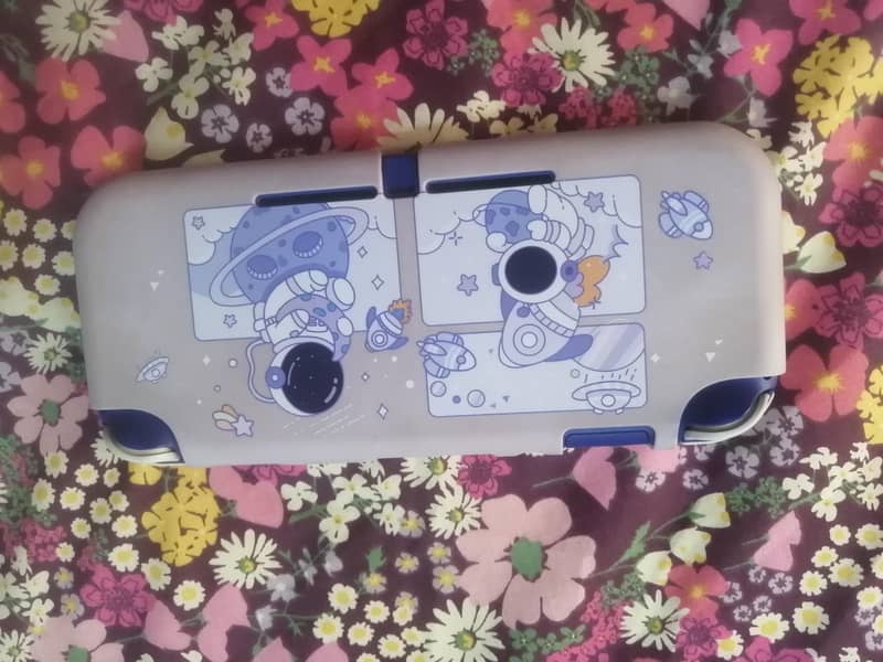 Nintendo Switch Lite 4