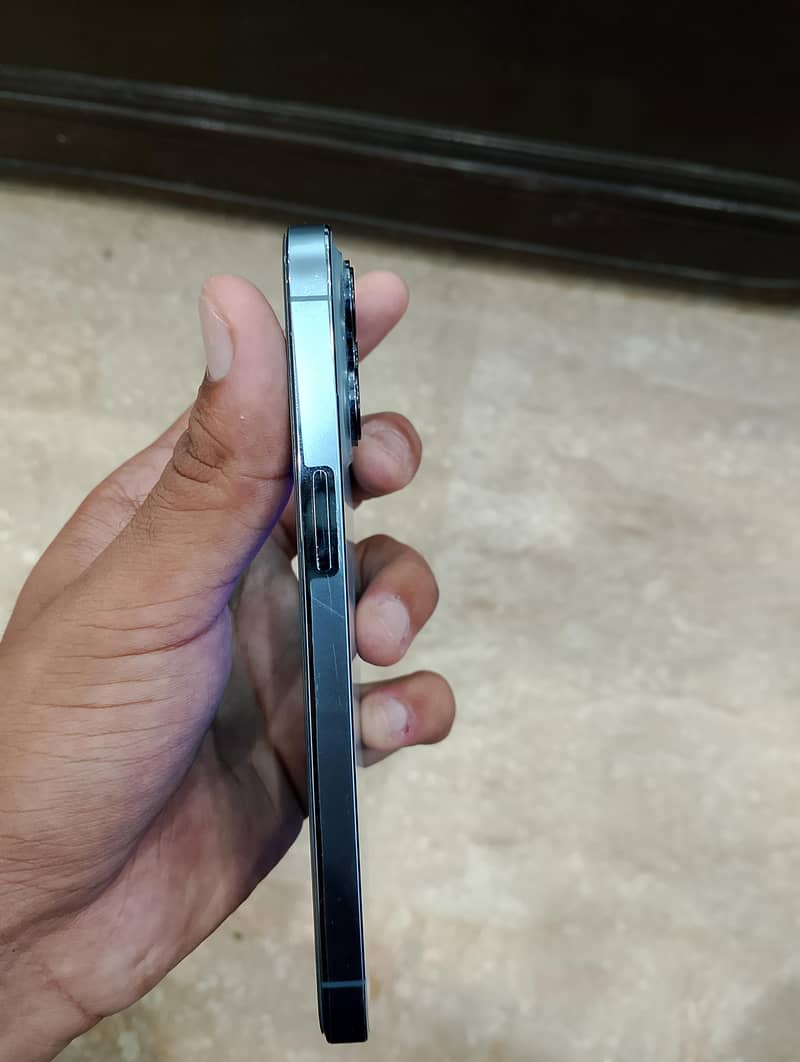 Apple iPhone 13 Pro 3