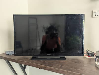Sony Bravia 32-inch 1080p LED TV (read description)