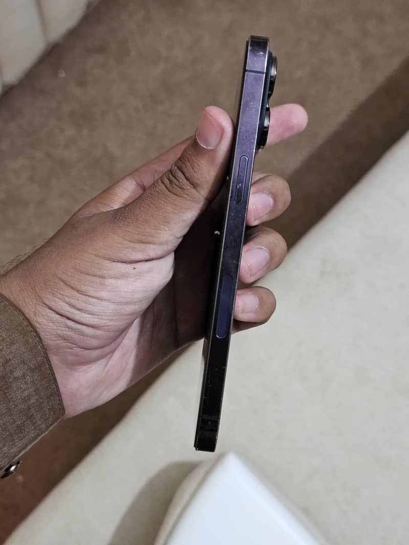 Apple iPhone 14 Pro Max 1