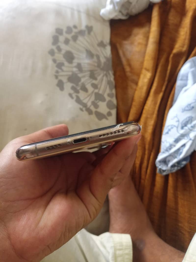 Apple iPhone 11 Pro Max 5