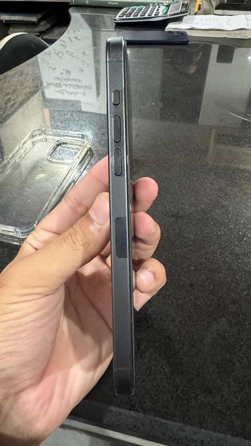 Apple iPhone 15 Pro Max 5
