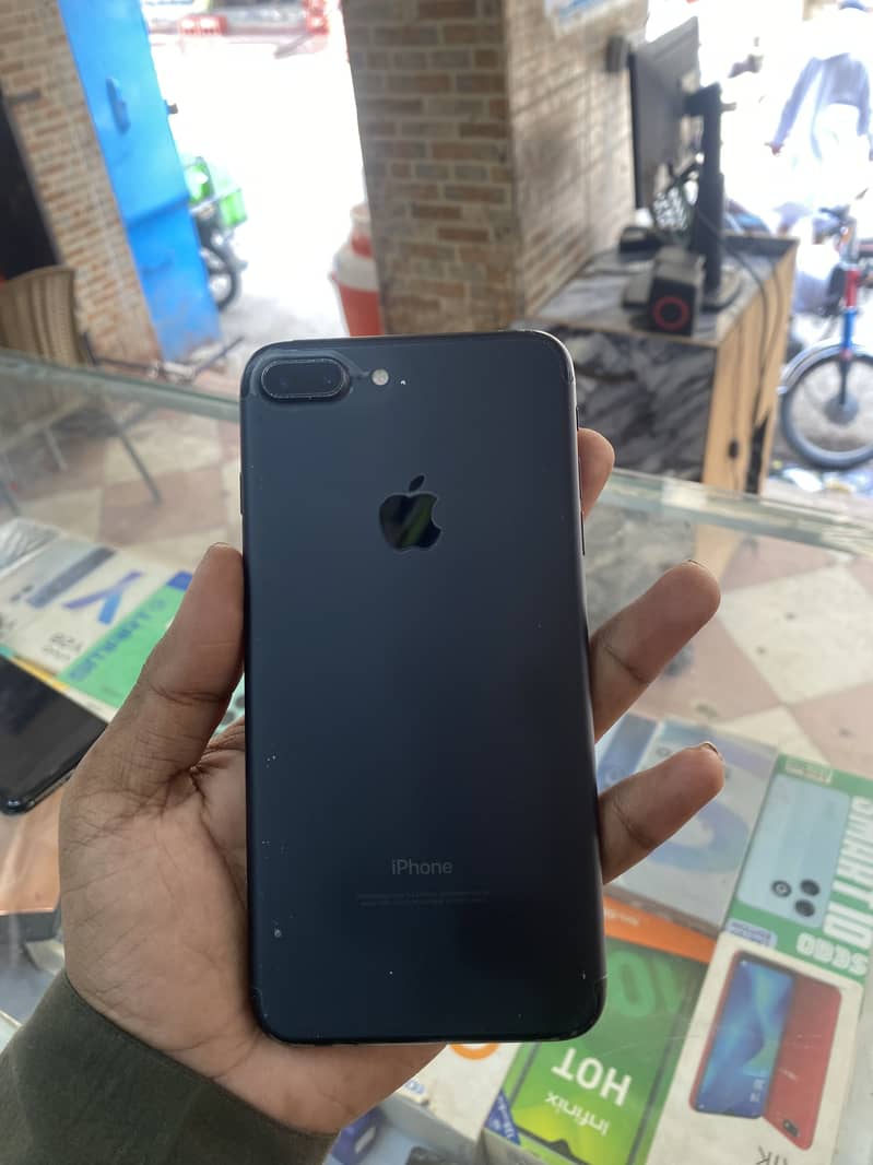 Apple iPhone 7 Plus 1