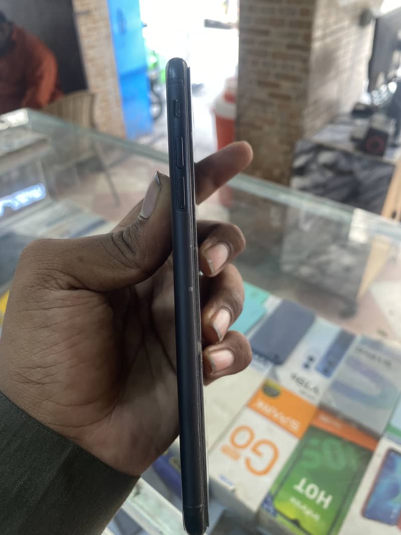 Apple iPhone 7 Plus 2