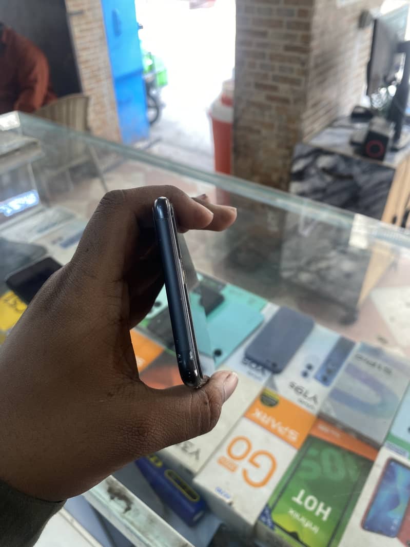 Apple iPhone 7 Plus 4