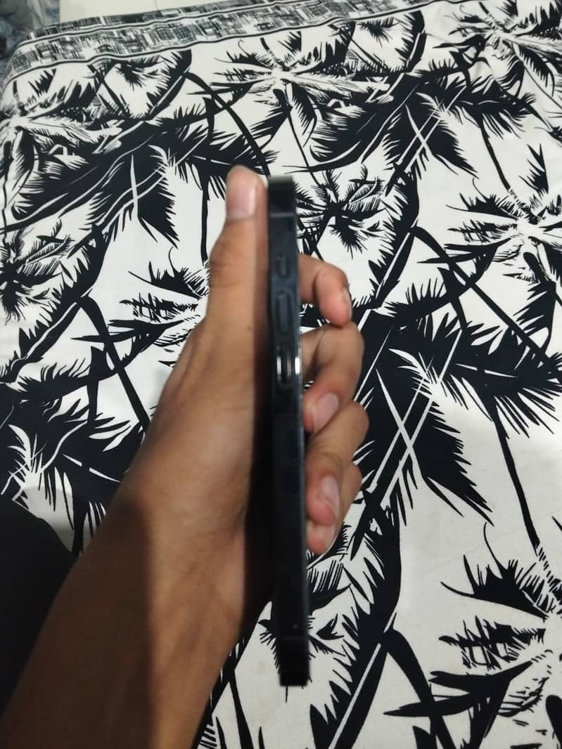 Apple iPhone 14 Pro 4