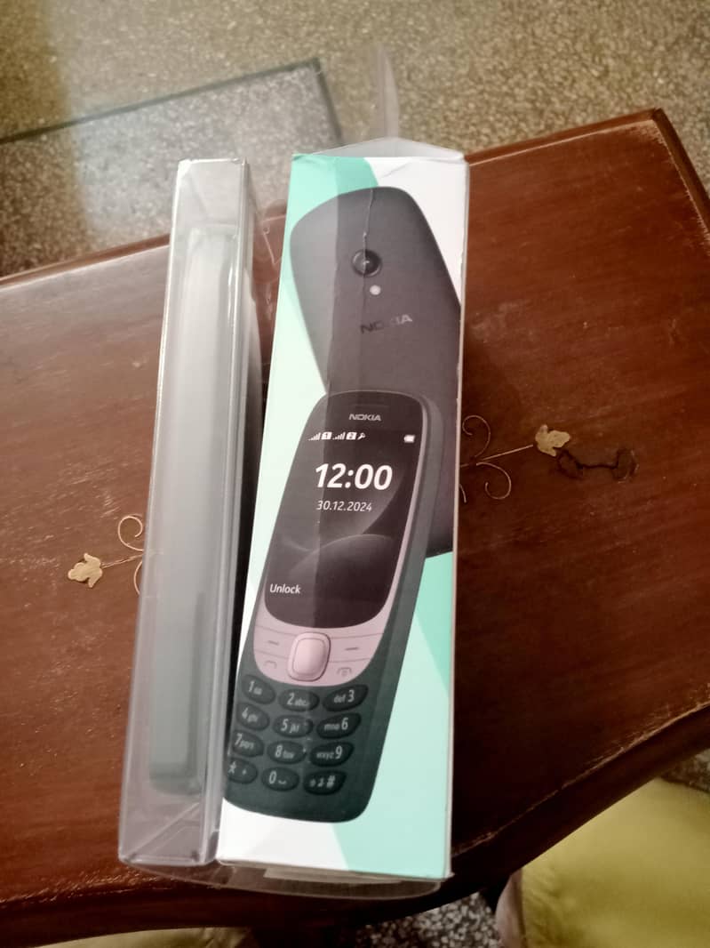 Nokia 6310 4